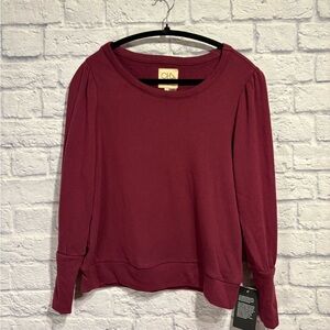 New Chaser Women's Long Sleeve Scoop Neck Sweatshirt Small